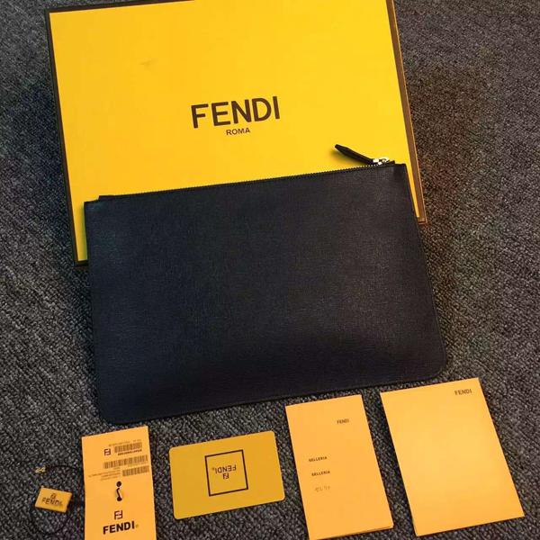 大人気！【フェンディクラッチ コピー FENDI】キュートなモンスターBAGBUGSクラッチ 7030902